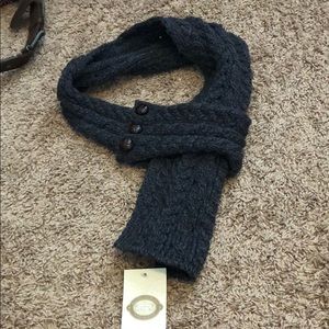 Aran Sweater Market looped scarf